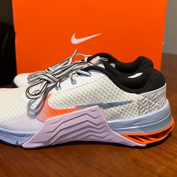 Nike Women’s Metcon 7 Premium DM0335-155 brand new $140 - Picture 4 of 6